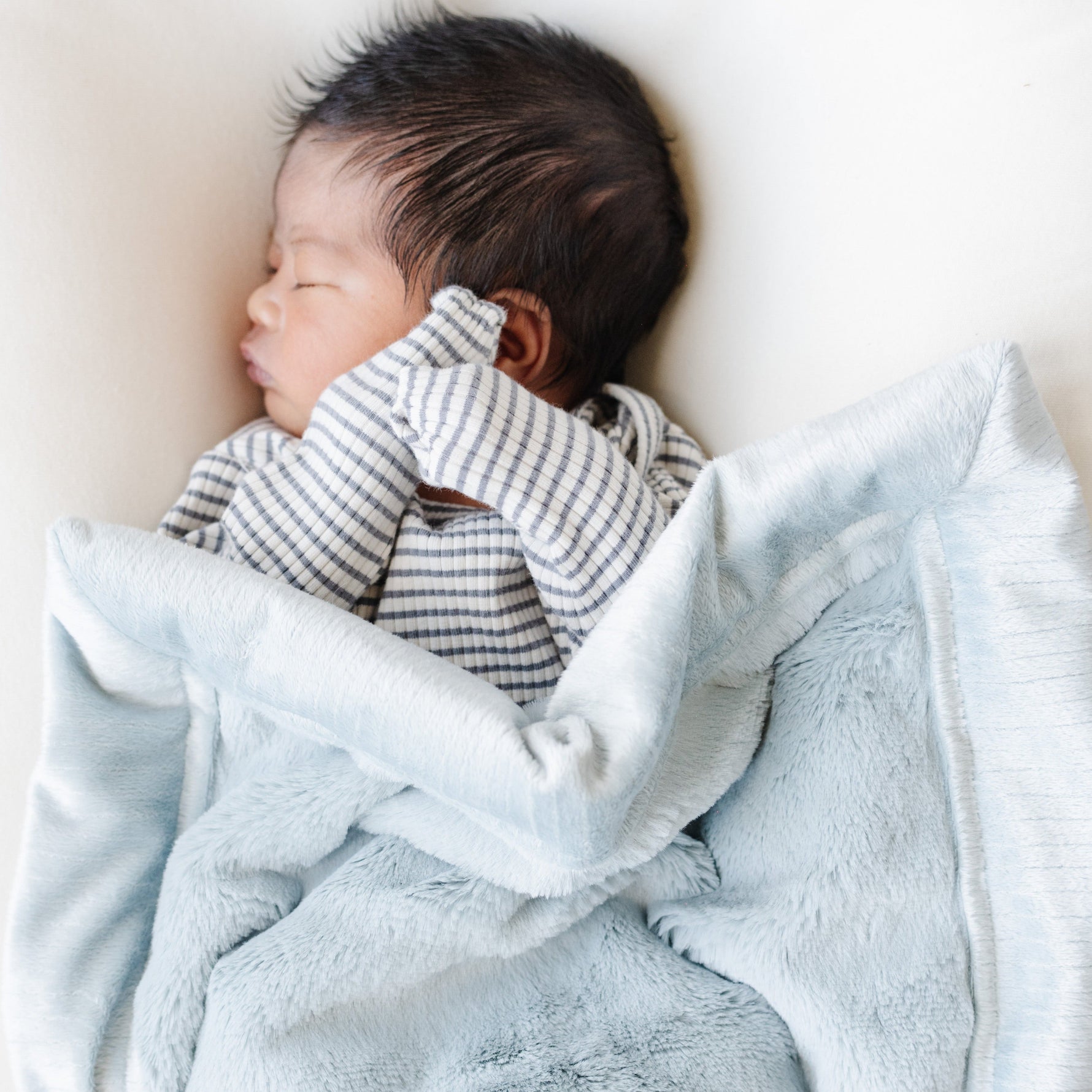 Lush Mini Blankets by Saranoni