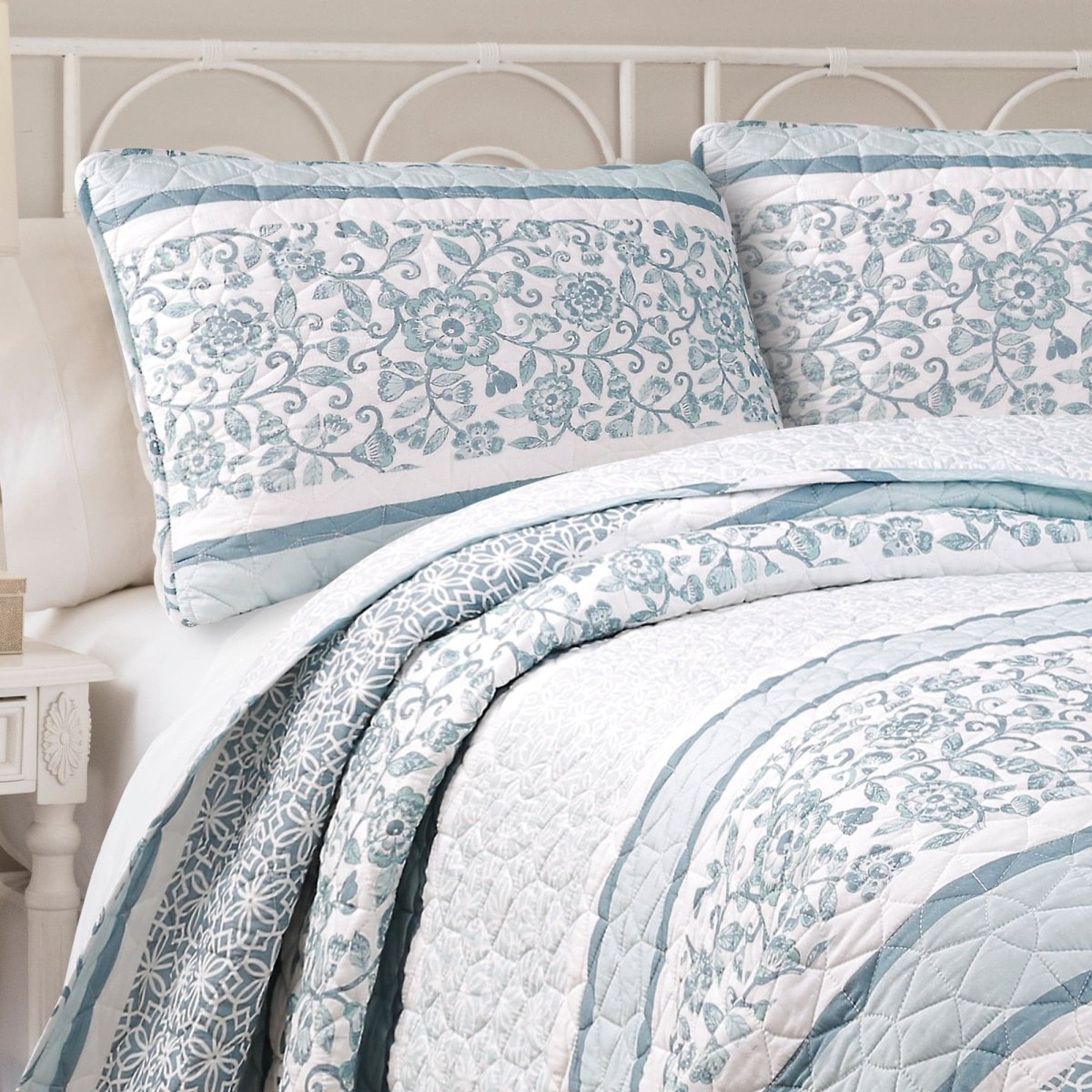 Nisha 3 Piece Quilt Set