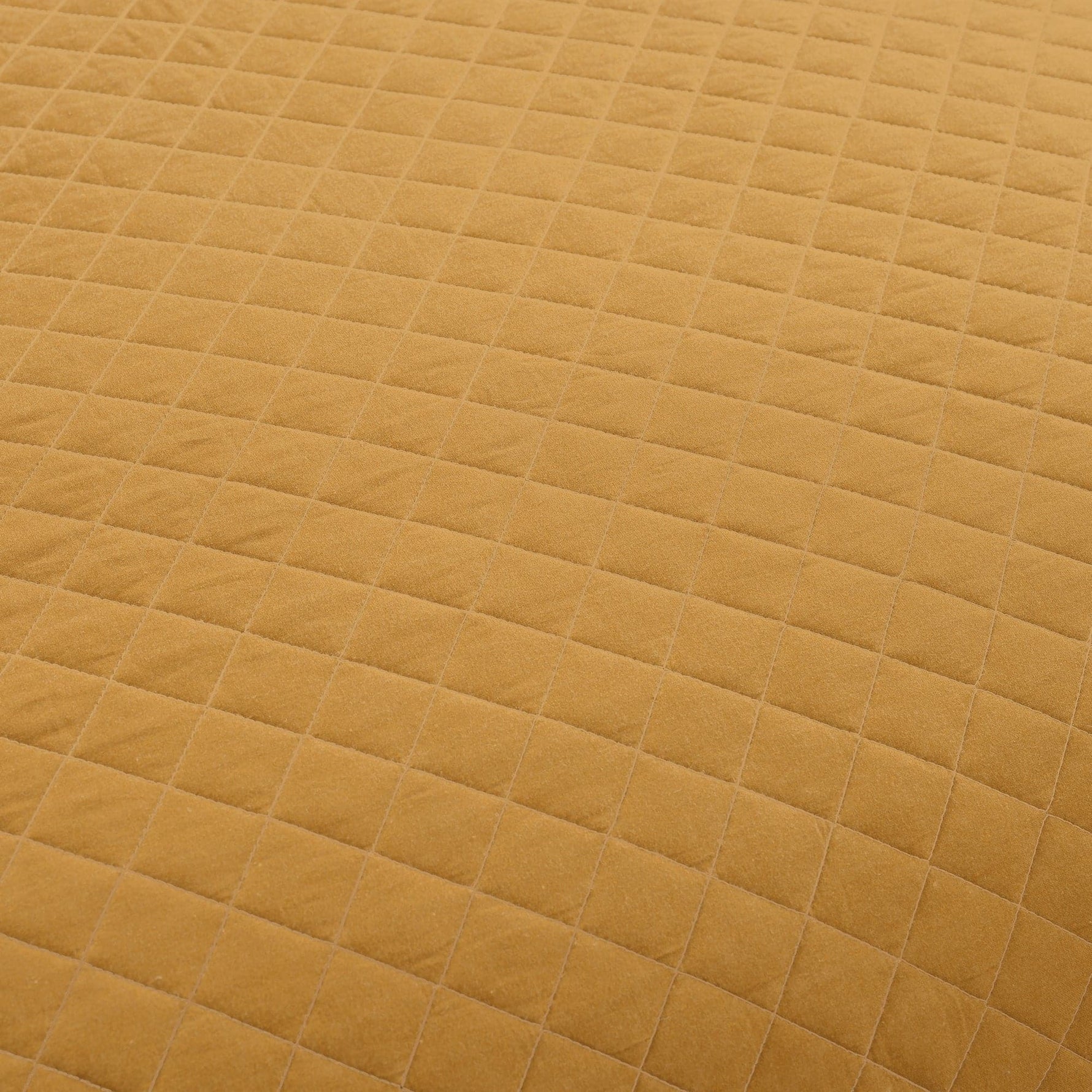 Ava Diamond Oversized Cotton Quilt Set