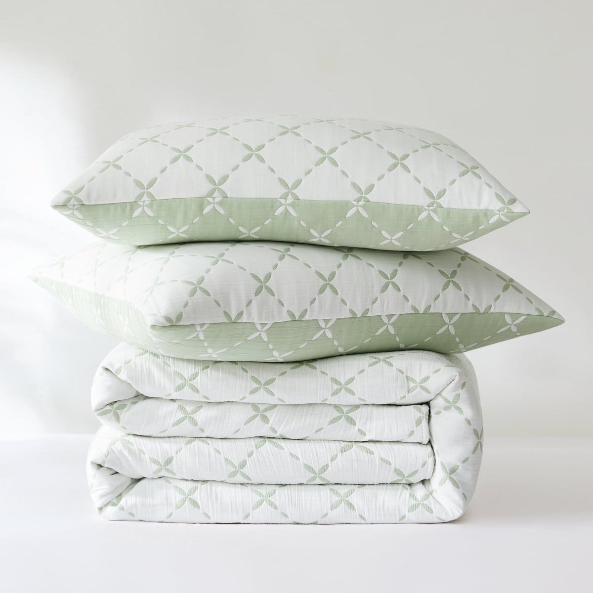 Diamond Leaf Jacquard Reversible Matelasse Coverlet Set