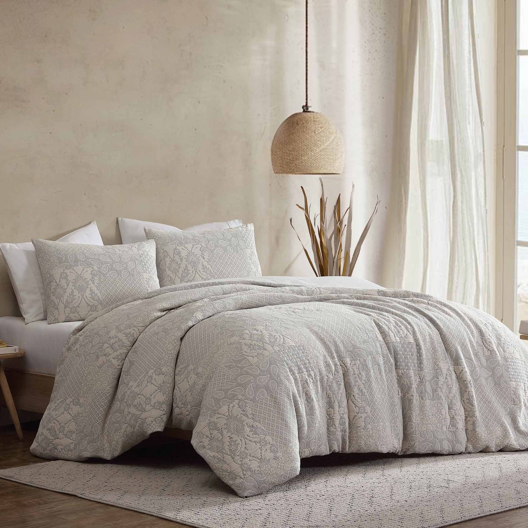 Paisley 3 Piece Ivory Cotton Matelassé Comforter Set