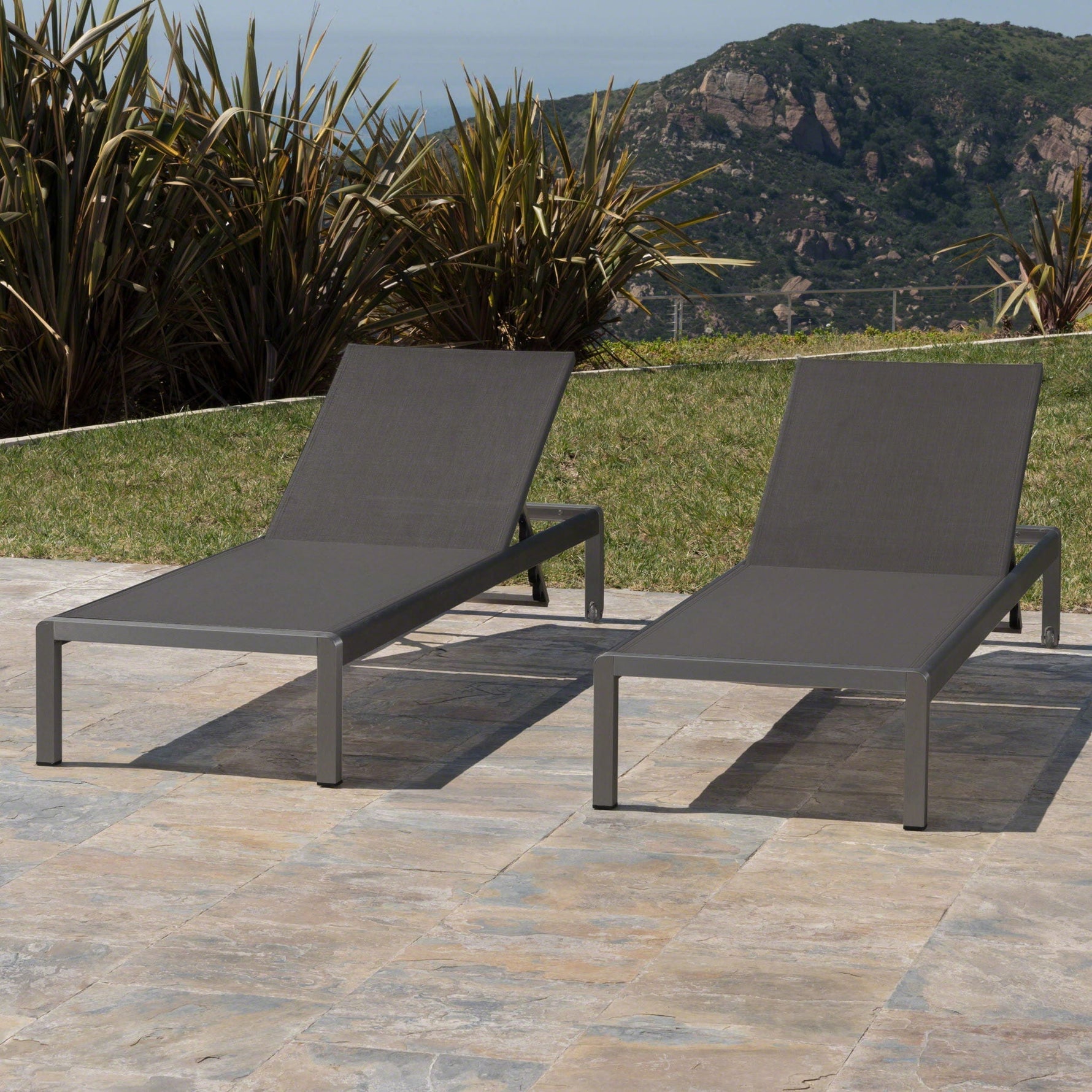 Outdoor Patio Chaise Lounge with 5 Reclining Positions