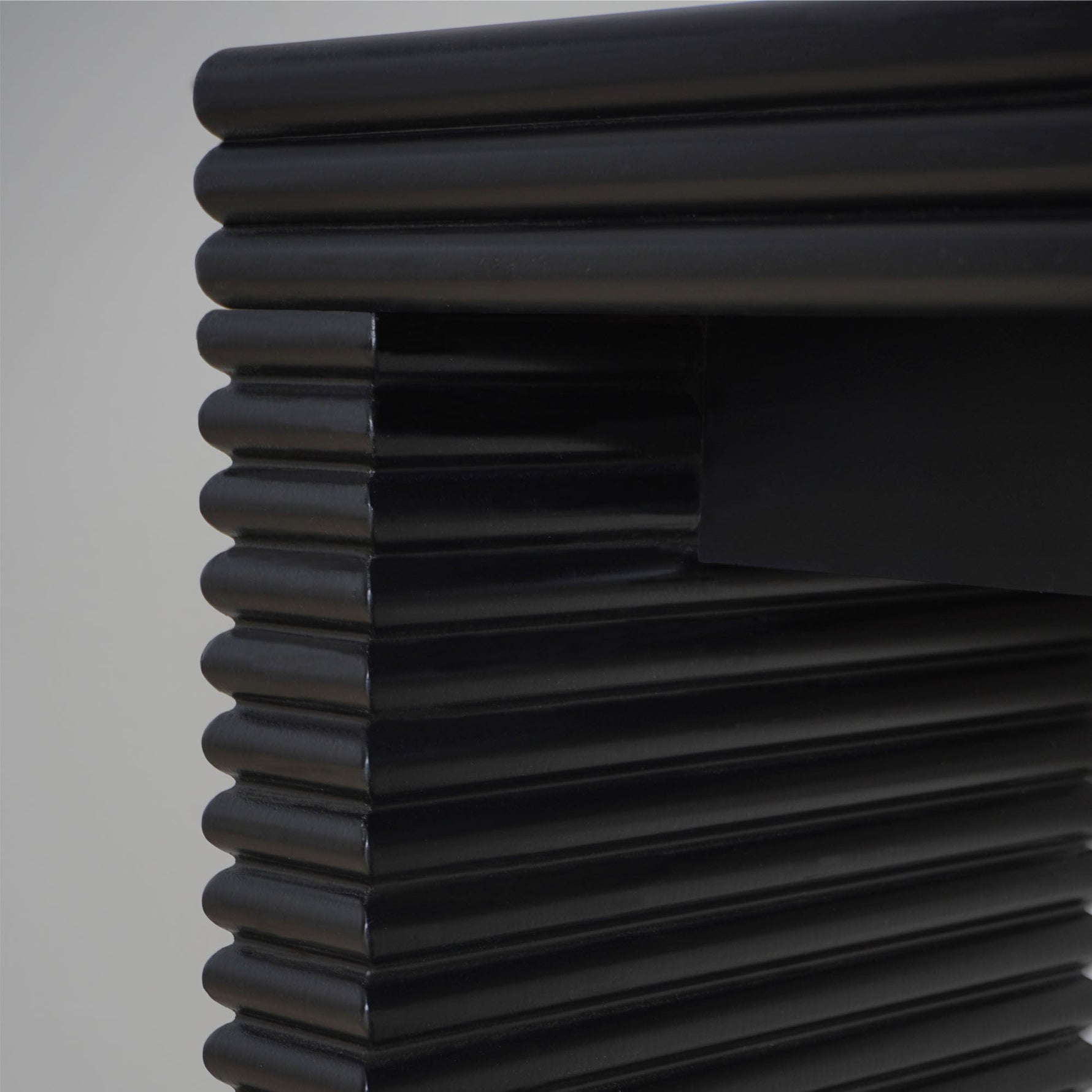 47" Modern Black Wood Console Table with Ribbed Legs