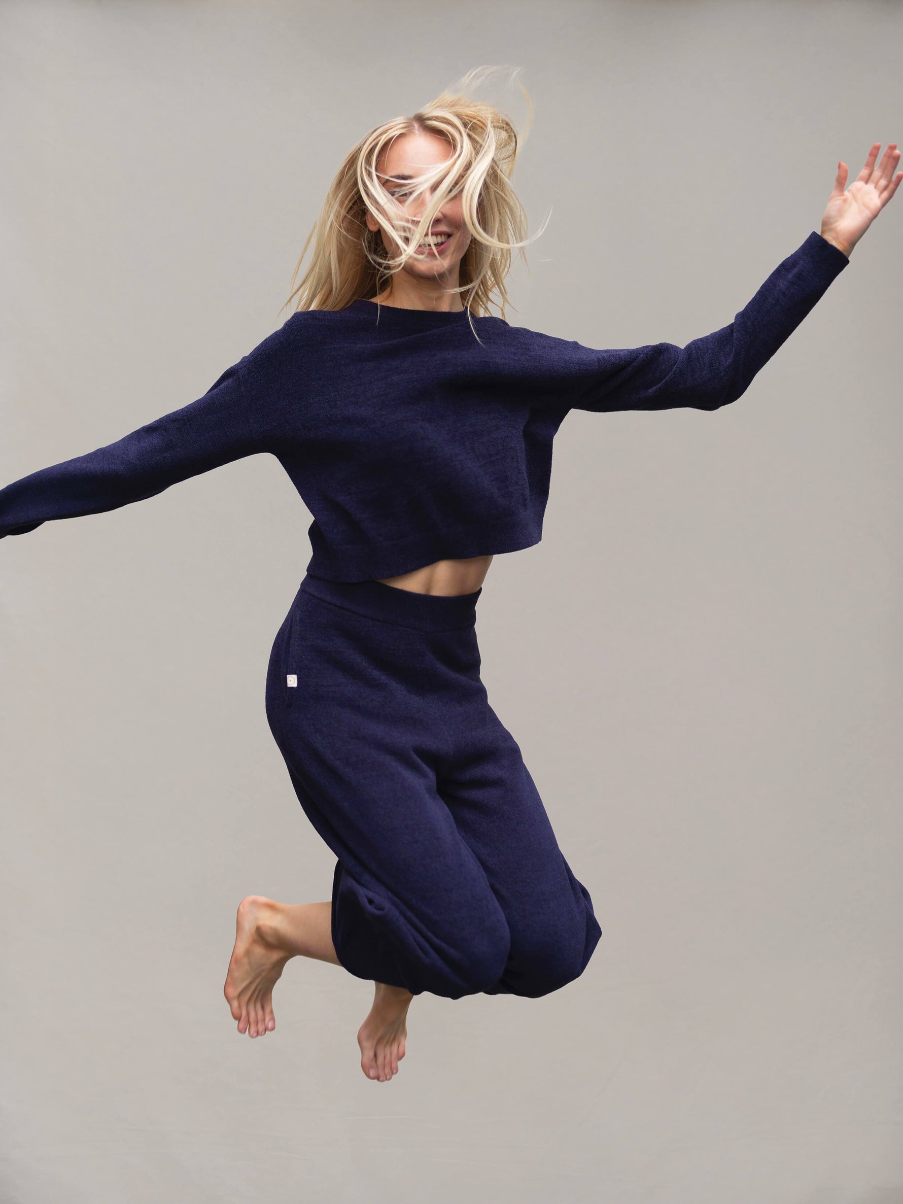 Cloud Cool Light Cropped Sweater